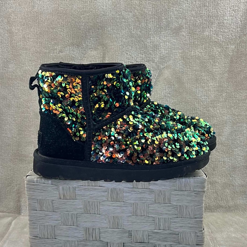 UGG Classic Short Sequin Boots Green Multi Color Suede 1112515 Womens 5